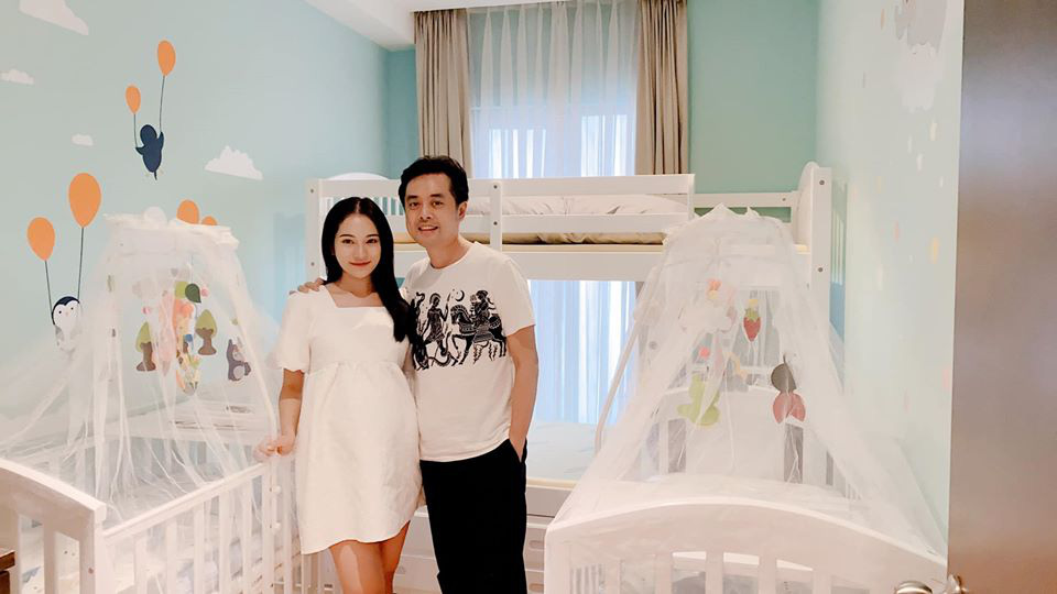 Dương Khắc Linh tiết lộ: &quot;2 vợ chồng đang chuẩn bị phòng em bé và mua đồ để đón 2 quý tử về&quot;.