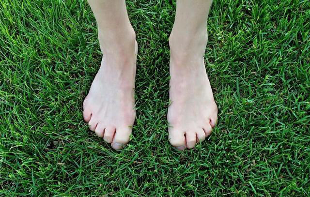 Muốn biết tuổi thọ bản thân hãy nhìn xuống bàn chân: Nếu có 2 dấu hiệu này, bạn là người tuổi thọ kém, nhiều bệnh tật - Ảnh 1.