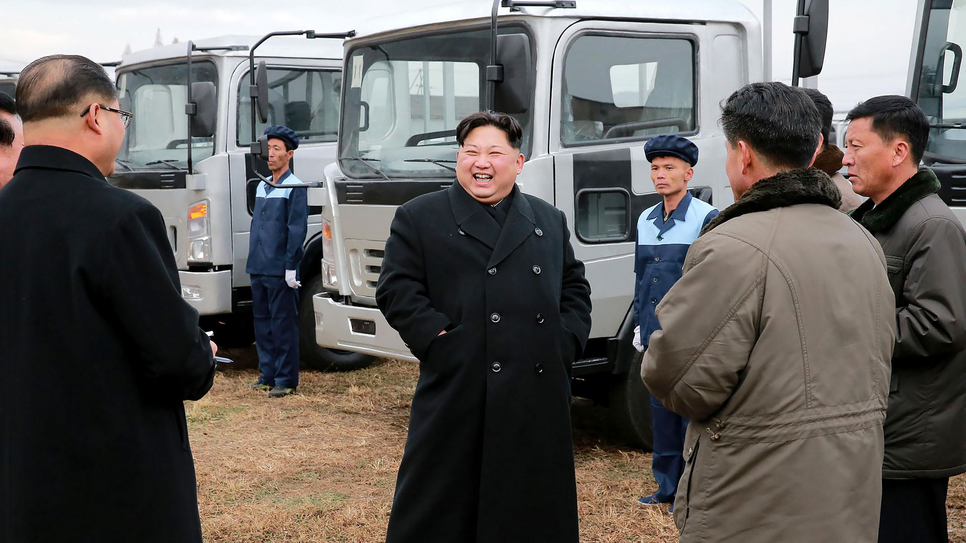 Ông Kim Jong-un lái xe Lexus, vậy người dân Triều Tiên chuộng hàng nhập khẩu hay nội địa? - Ảnh 1.