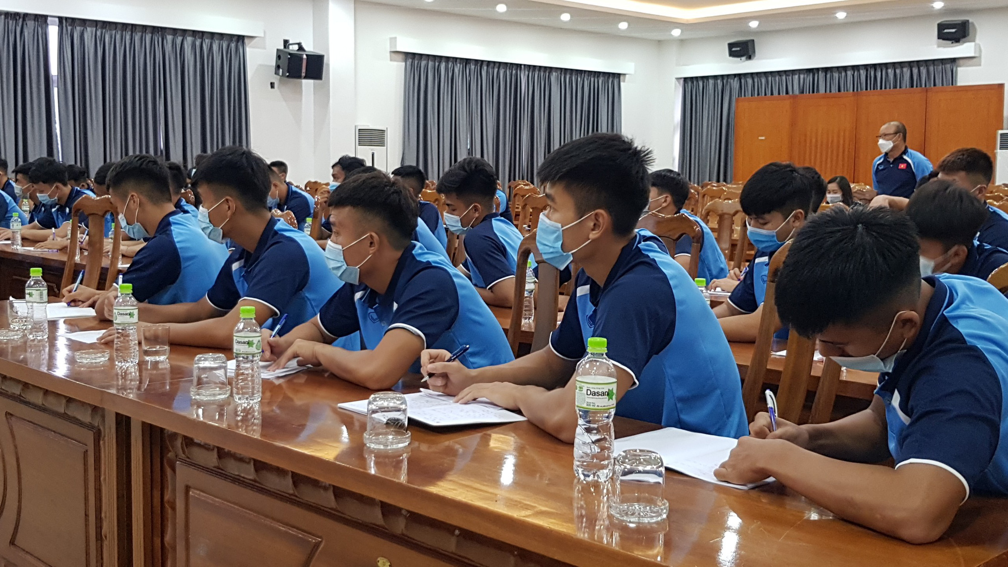 HLV Park Hang-seo chú ý tiểu tiết, nhắc tuyển thủ U22 Việt Nam thể hiện hình ảnh đẹp và chuyên nghiệp - Ảnh 10.