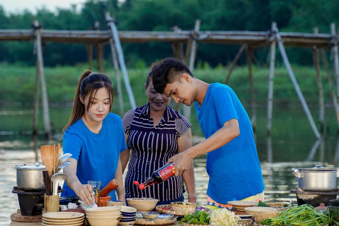 Bật mí tuyệt chiêu giúp Mạc Văn Khoa – Anh Tú – Fanny lần đầu nấu món Quảng Ngãi vẫn ngon khó cưỡng - Ảnh 1.