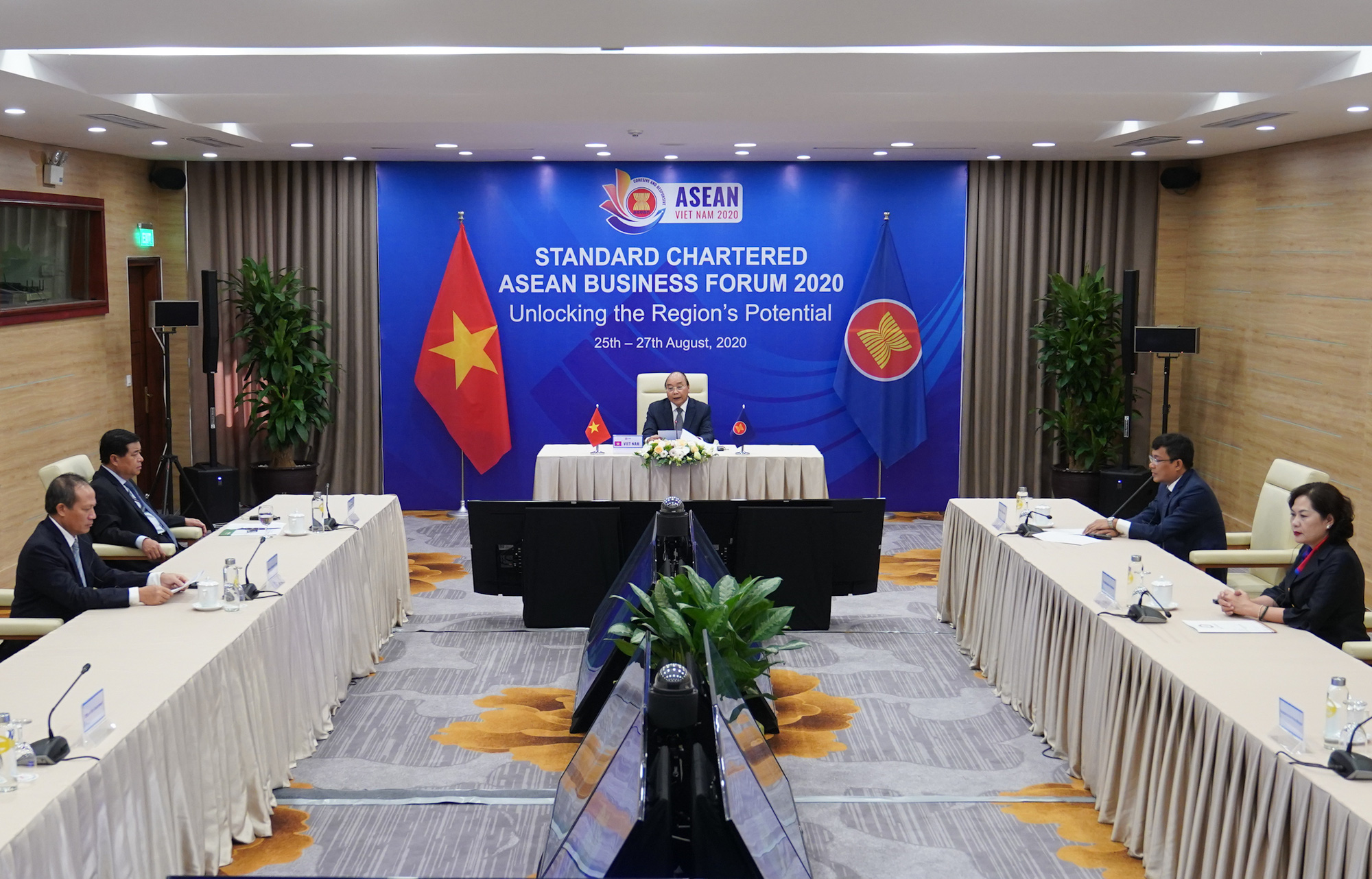 Thủ tướng chia sẻ quyết sách hợp tác kinh tế mạnh mẽ của ASEAN - Ảnh 2.