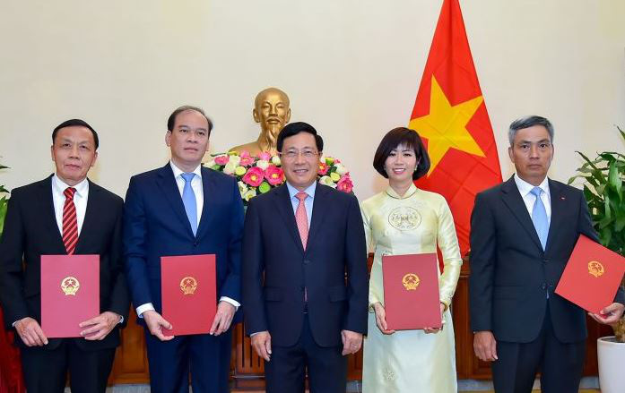 Phó Thủ tướng trao quyết định bổ nhiệm 4 tân Đại sứ, Tổng Lãnh sự - Ảnh 1.
