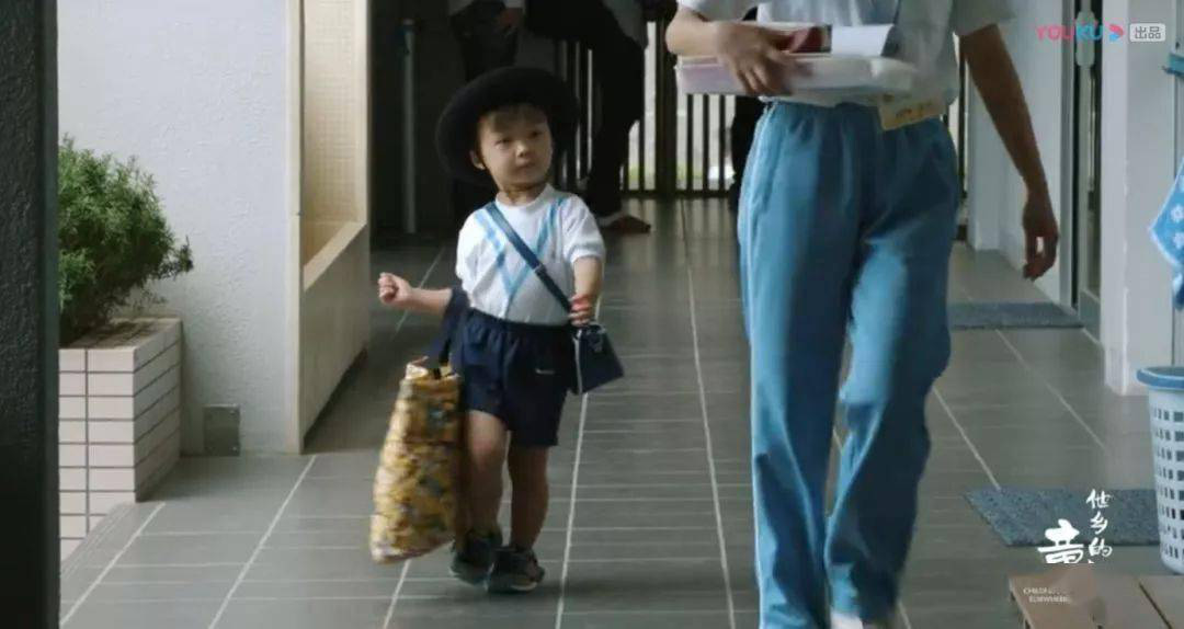 Trẻ 3 tuổi tự dậy sớm, mặc quần áo và xách đồ: Cách nuôi dạy con tuy khắc nghiệt nhưng giúp chúng tự lập mai sau của người Nhật  - Ảnh 3.