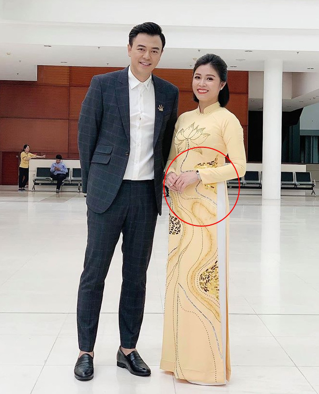 MC Hoàng Linh tiết lộ sự thật “giời ơi đất hỡi” khiến cả mạng xã hội đồn thổi đang mang thai sau khi tái hôn với đồng nghiệp VTV - Ảnh 1.