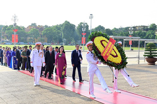 Lãnh đạo Đảng, Nhà nước vào Lăng viếng Chủ tịch Hồ Chí Minh nhân kỷ niệm 75 năm Quốc khánh 2/9 - Ảnh 7. Lãnh đạo Đảng, Nhà nước vào Lăng viếng Chủ tịch Hồ Chí Minh nhân kỷ niệm 75 năm Quốc khánh 2/9 - Ảnh 7.