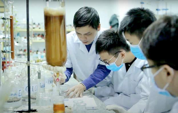 Học sinh Việt giành cú đúp Huy chương Vàng tại 2 cuộc thi Khoa học quốc tế - Ảnh 1.