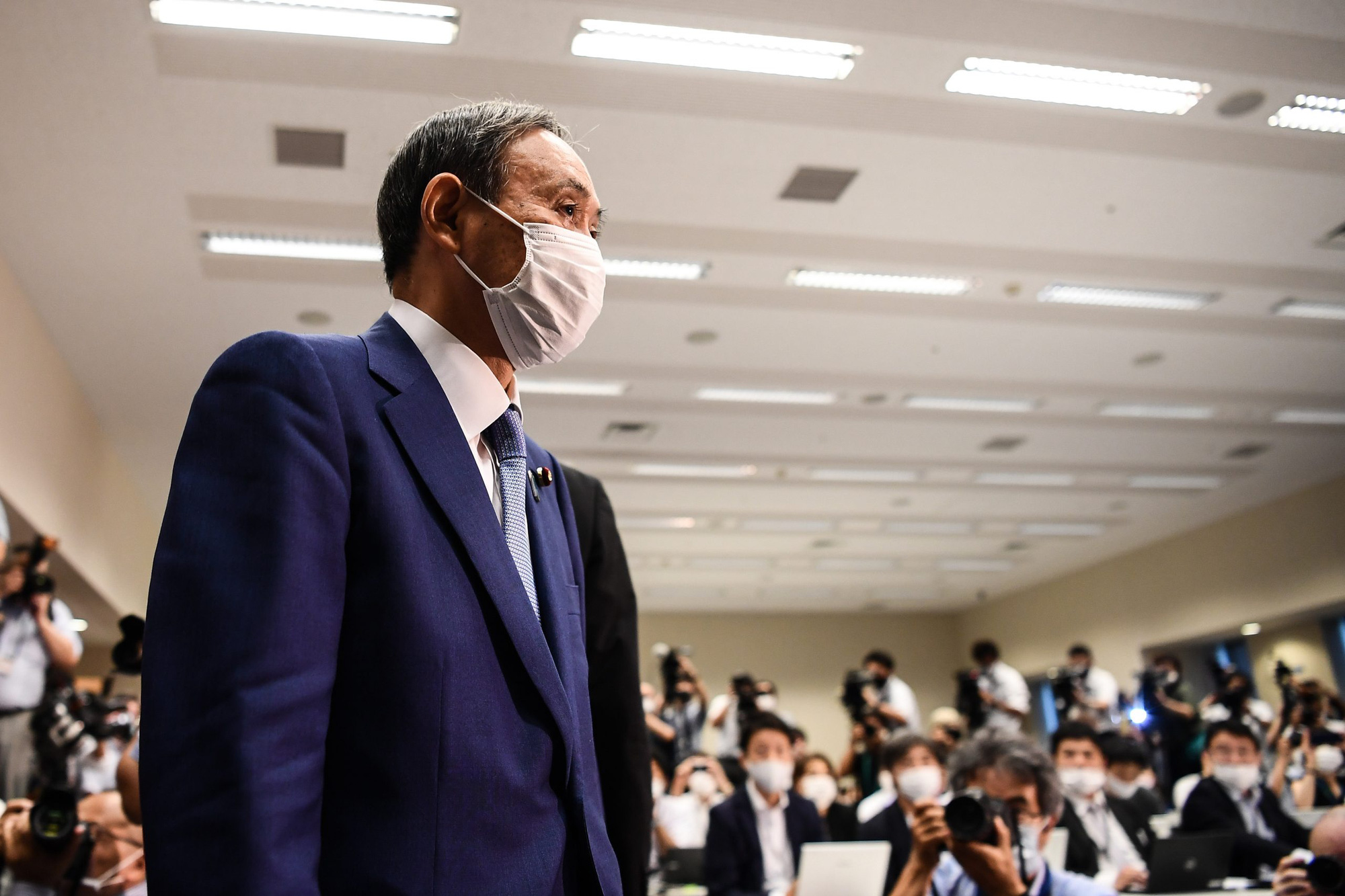 Cuộc sống lành mạnh của chính trị gia 71 tuổi sắp trở thành tân Thủ tướng Nhật Bản: Sáng đi bộ, đêm gập bụng, quyết tâm giảm 14 kg để tránh bệnh tật - Ảnh 4.