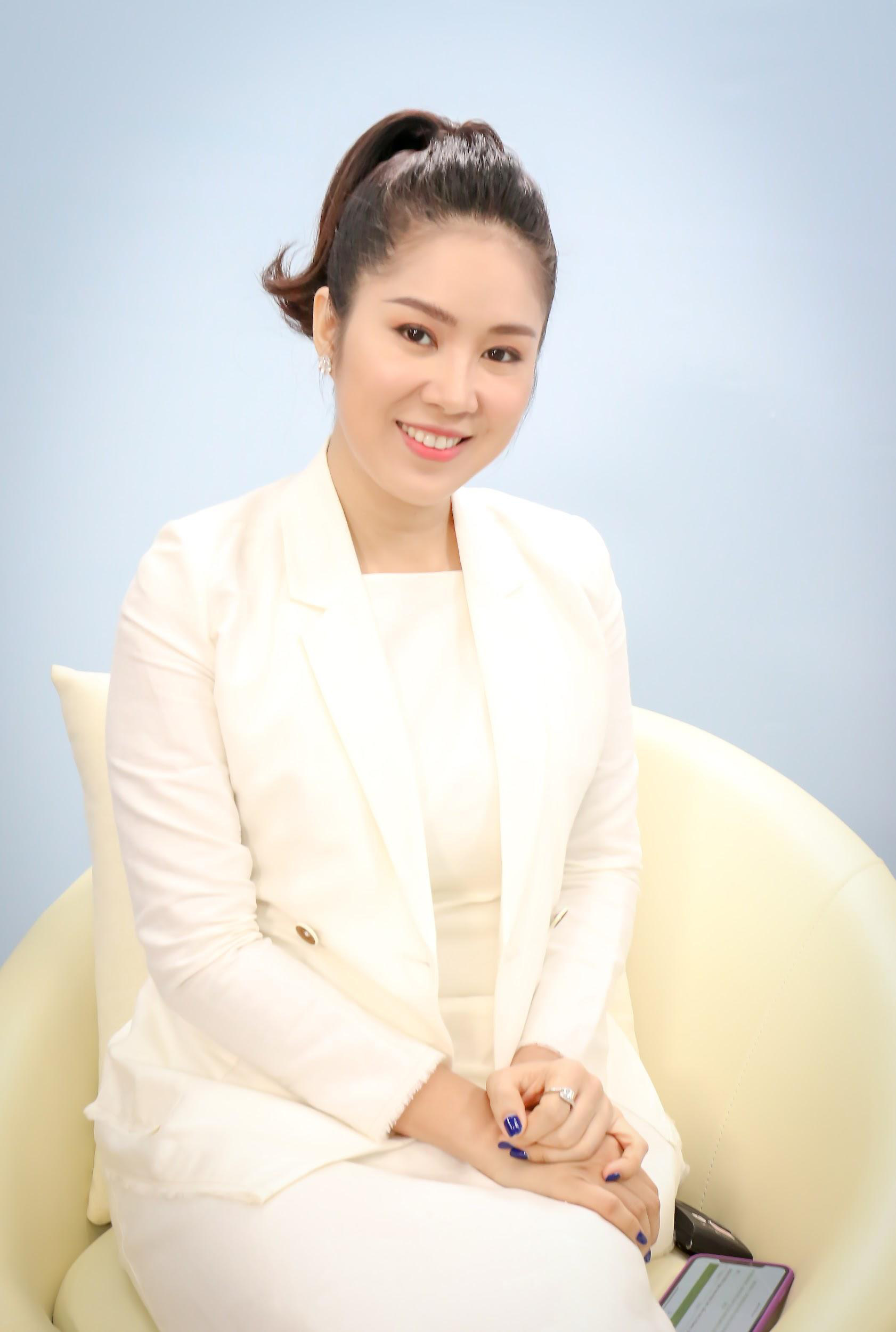 Nghệ sĩ Hoài Linh và Mẹ bỉm sữa diễn viên Lê Phương tham vấn bí quyết tăng đề kháng - Ảnh 3.