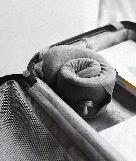 Nếu thường xuyên đi công tác xa, đừng quên mang theo những món đồ này trong vali để chuyến đi thêm phần dễ chịu - Ảnh 3.