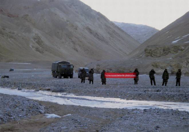 Báo Ấn: Nghi binh ở Hồ Pangong Tso, Trung Quốc sắp nuốt trọn vị trí chiến lược ở Ladakh? - Ảnh 1.
