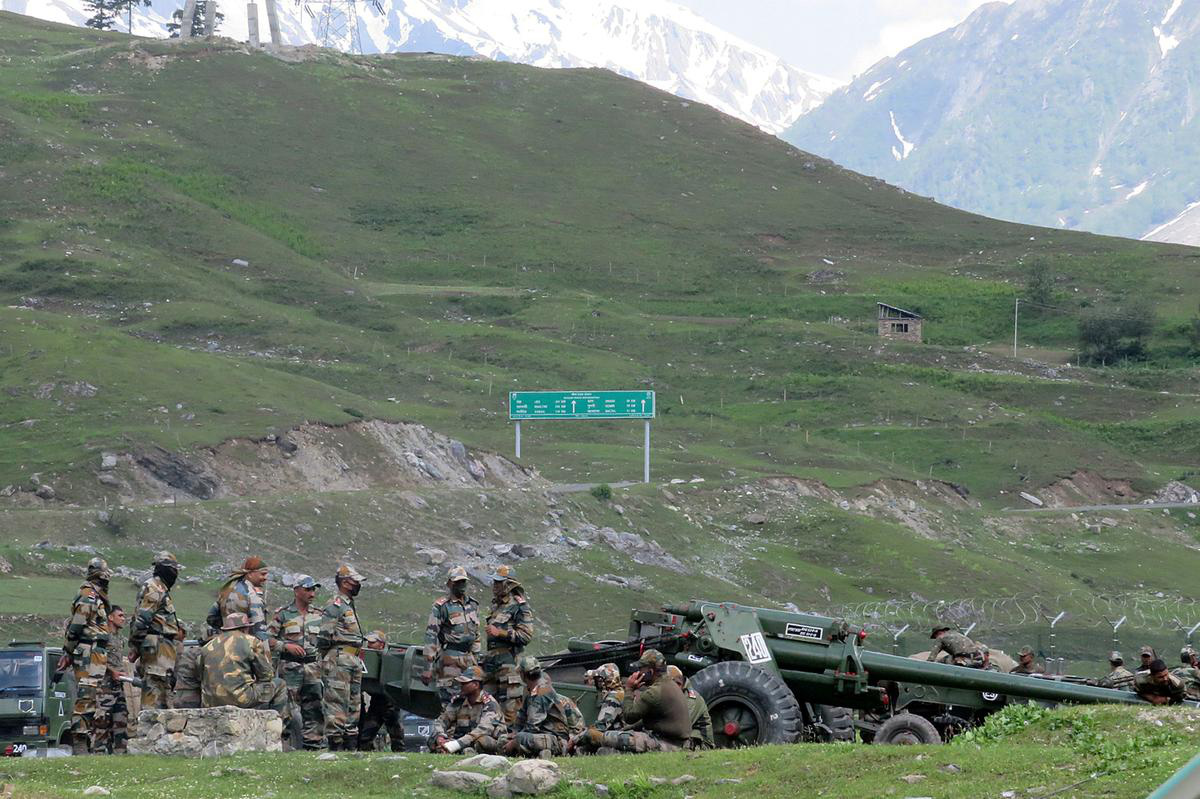 Báo Ấn: Nghi binh ở Hồ Pangong Tso, Trung Quốc sắp nuốt trọn vị trí chiến lược ở Ladakh? - Ảnh 4.