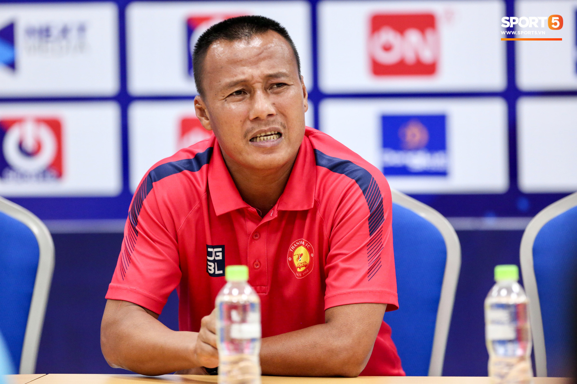 HLV Thanh Hoá: Trọng tài bắt như thế, đội có Quang Hải cũng không thắng được - Ảnh 1.