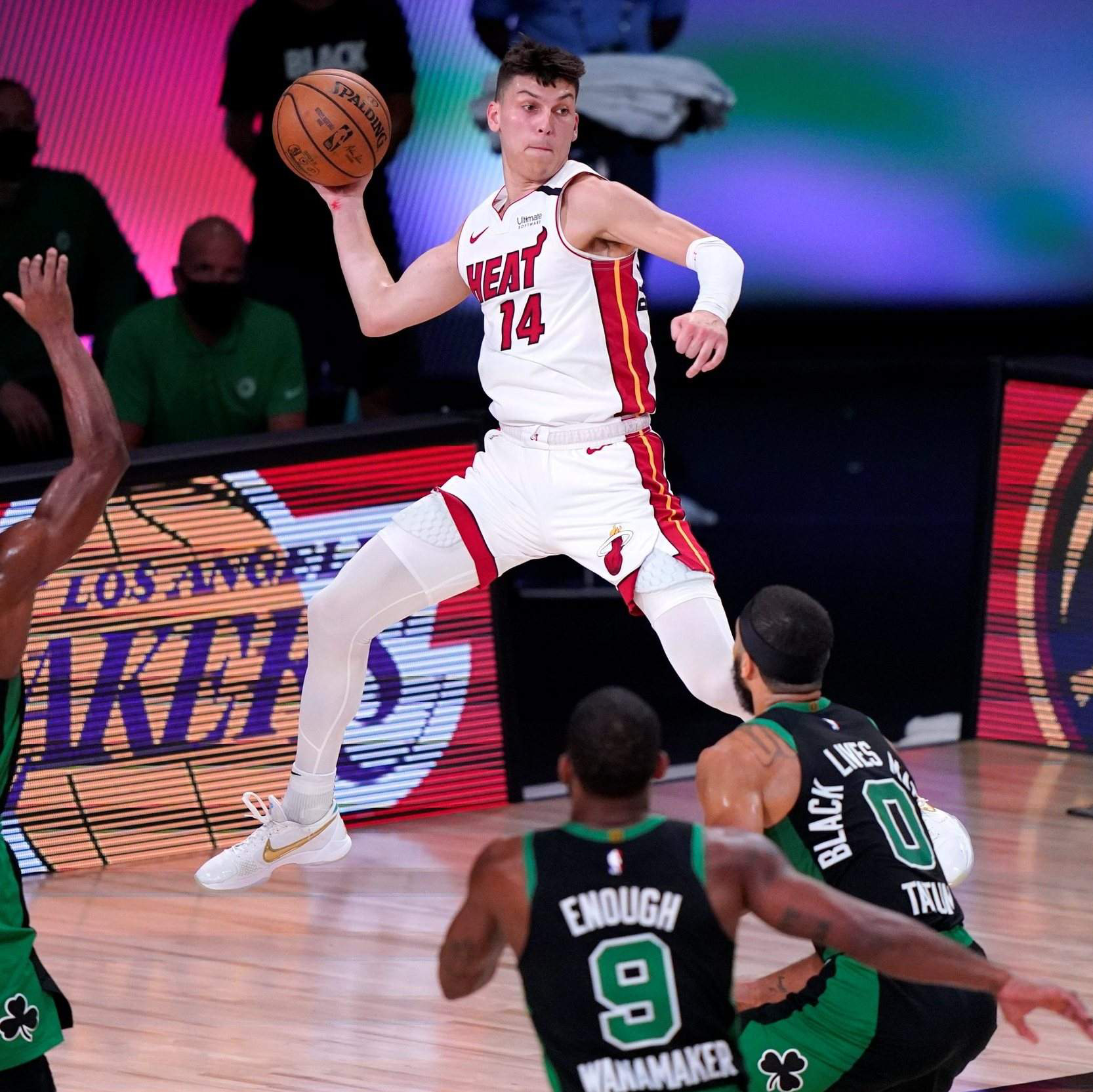 Tyler Herro - hành trình gian khó tôi luyện &quot;cỗ máy ghi điểm&quot; đáng sợ bậc nhất NBA  - Ảnh 2.