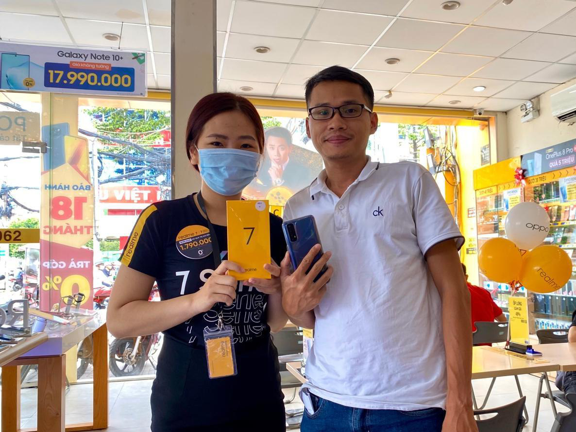 Realme 7 series đạt mốc 3,600 đơn đặt hàng chỉ trong vòng 4 ngày đặt hàng trước - Ảnh 2.