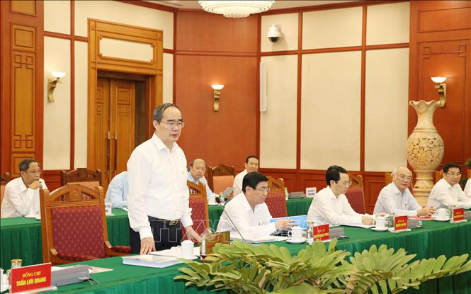 Bộ Chính trị làm việc với Ban Thường vụ Thành ủy Thành phố Hồ Chí Minh - Ảnh 2.