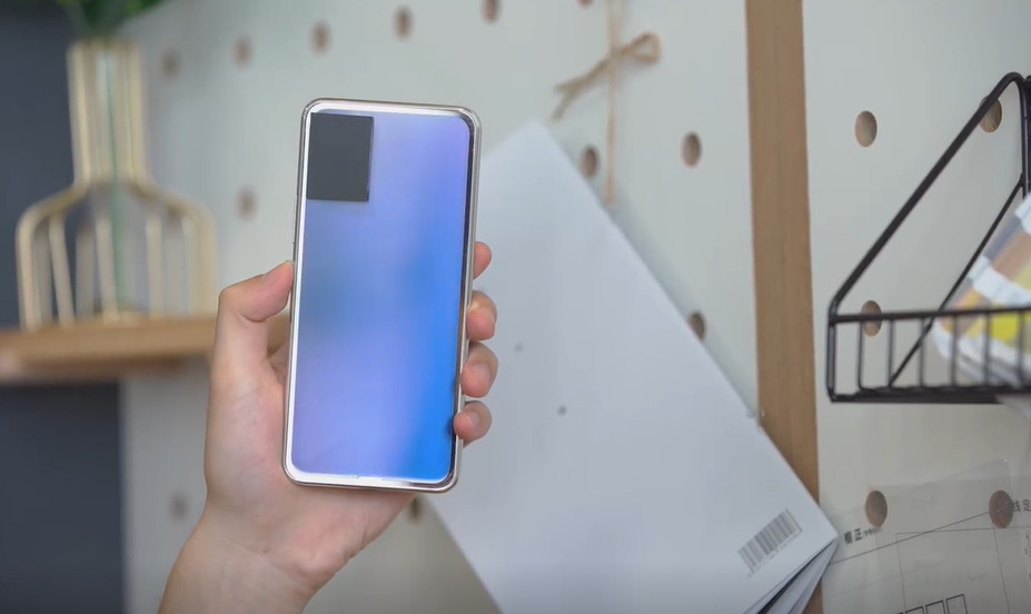 Tính năng mặt lưng đổi màu có thể sớm thành trào lưu mới trên thị trường smartphone trong thời gian tới - Ảnh 2. Tính năng mặt lưng đổi màu có thể sớm thành trào lưu mới trên thị trường smartphone trong thời gian tới - Ảnh 2.