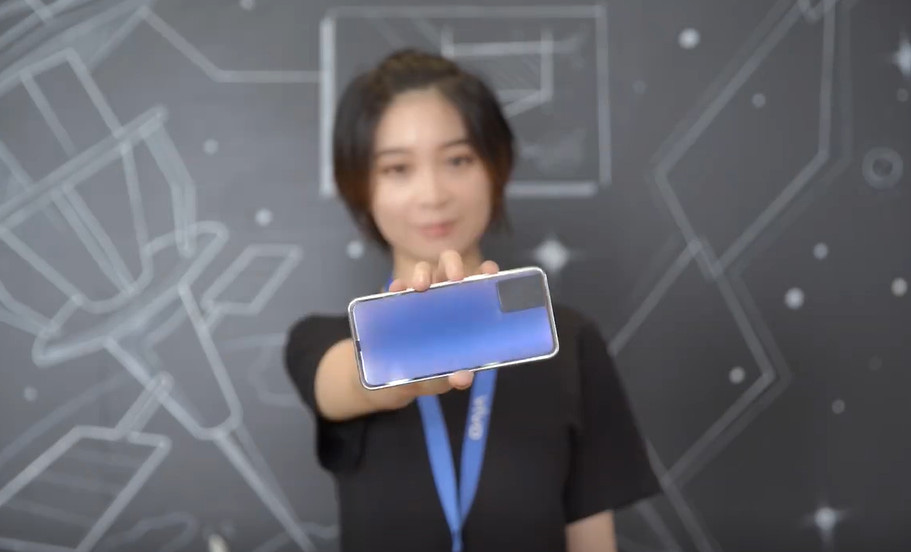 Tính năng mặt lưng đổi màu có thể sớm thành trào lưu mới trên thị trường smartphone trong thời gian tới - Ảnh 1. Tính năng mặt lưng đổi màu có thể sớm thành trào lưu mới trên thị trường smartphone trong thời gian tới - Ảnh 1.