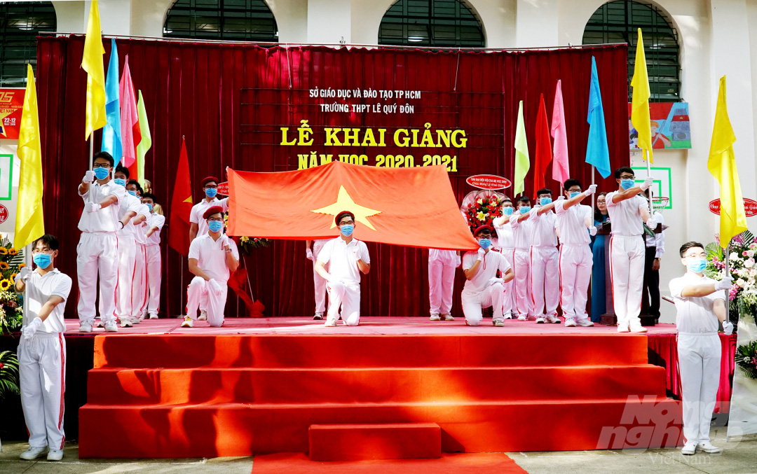 Phó Chủ tịch nước Đặng Thị Ngọc Thịnh đánh trống khai giảng tại ngôi trường 146 năm tuổi - Ảnh 3. Phó Chủ tịch nước Đặng Thị Ngọc Thịnh đánh trống khai giảng tại ngôi trường 146 năm tuổi - Ảnh 3.