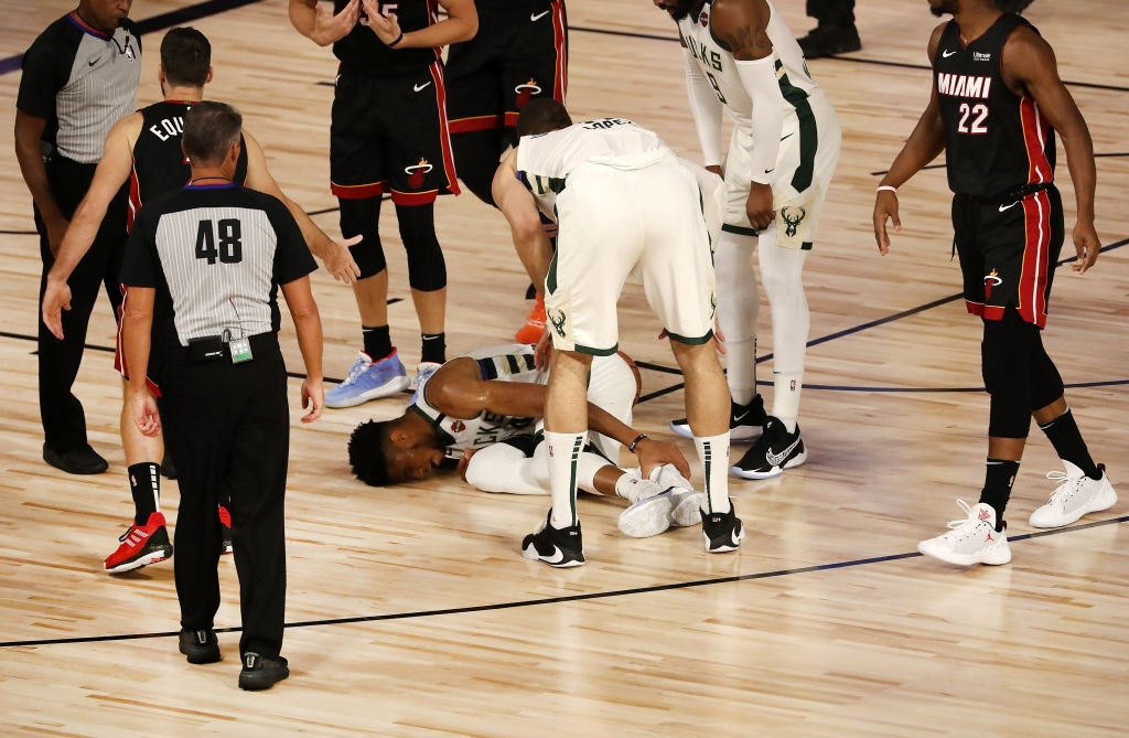 Giannis Antetokounmpo truyền hy vọng cho Bucks dù bỏ ngỏ khả năng ra sân vì chấn thương - Ảnh 1.