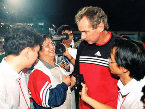 HLV Alfred Riedl: Người về nhì vĩ đại và tình yêu giành cho bóng đá Việt Nam - Ảnh 1.