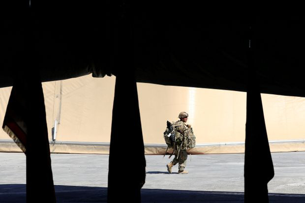 Mỹ bất ngờ giảm quân tại Iraq sau hàng loạt các động thái rút quân ở nước ngoài - Ảnh 1.
