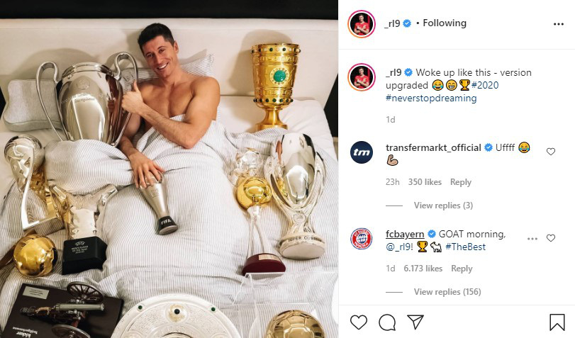 Lewandowski khoe ảnh giường chiếu bên số danh hiệu giành được trong năm 2020 - Ảnh 1.