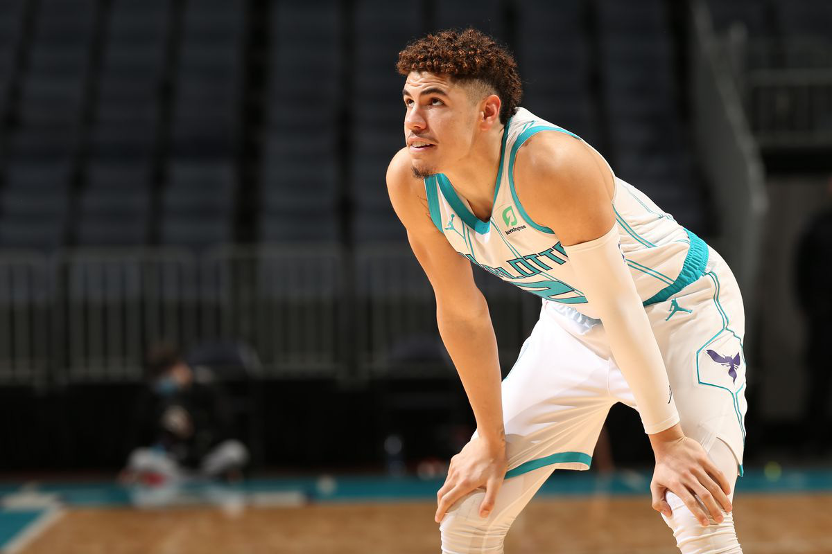 Viết nên lịch sử NBA ở tuổi 19, LaMelo Ball khiến cha tự hào: &quot;Con tôi là ngôi sao từ trong trứng&quot; - Ảnh 3.