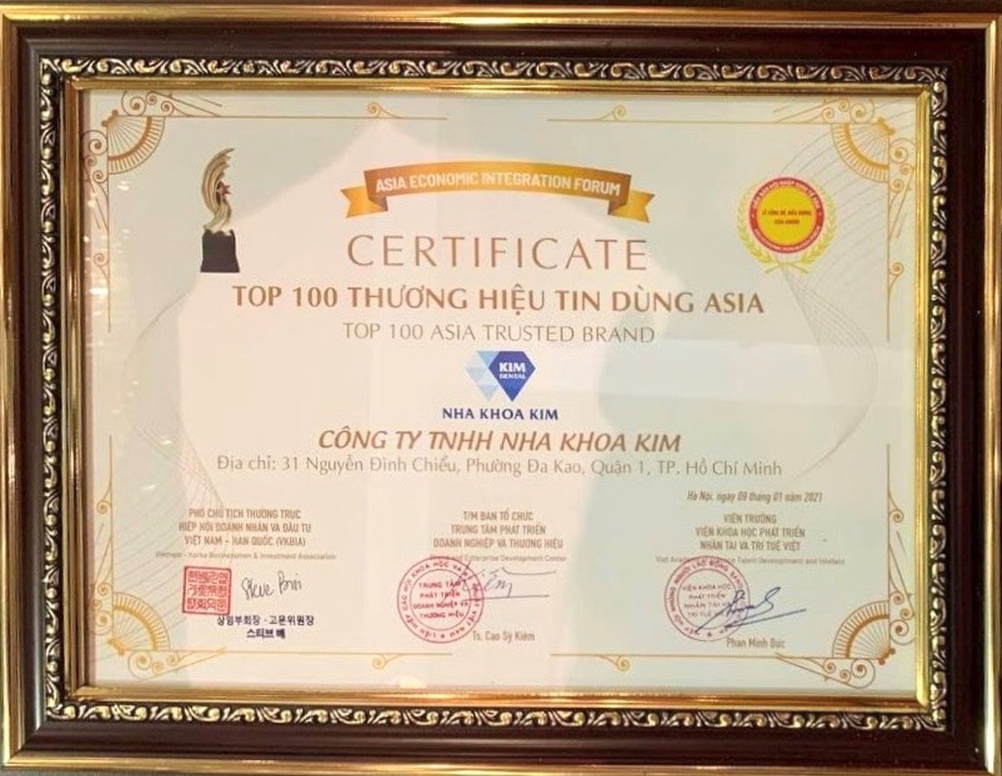 Nha Khoa Kim đạt top 100 thương hiệu tin dùng Asia - Ảnh 1.