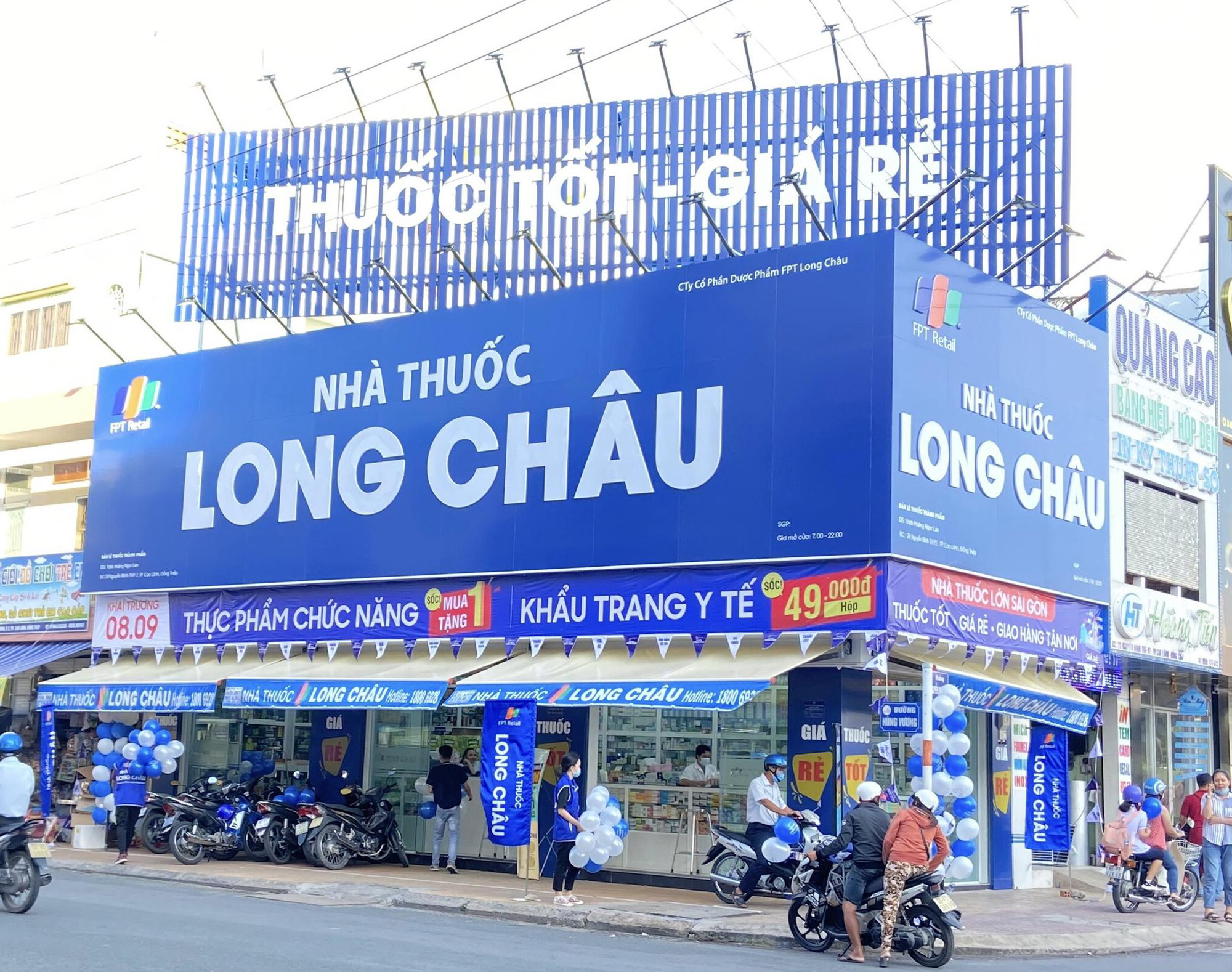 Vượt mốc 200 nhà thuốc, FPT Long Châu trao thưởng 200 triệu đồng - Ảnh 2.