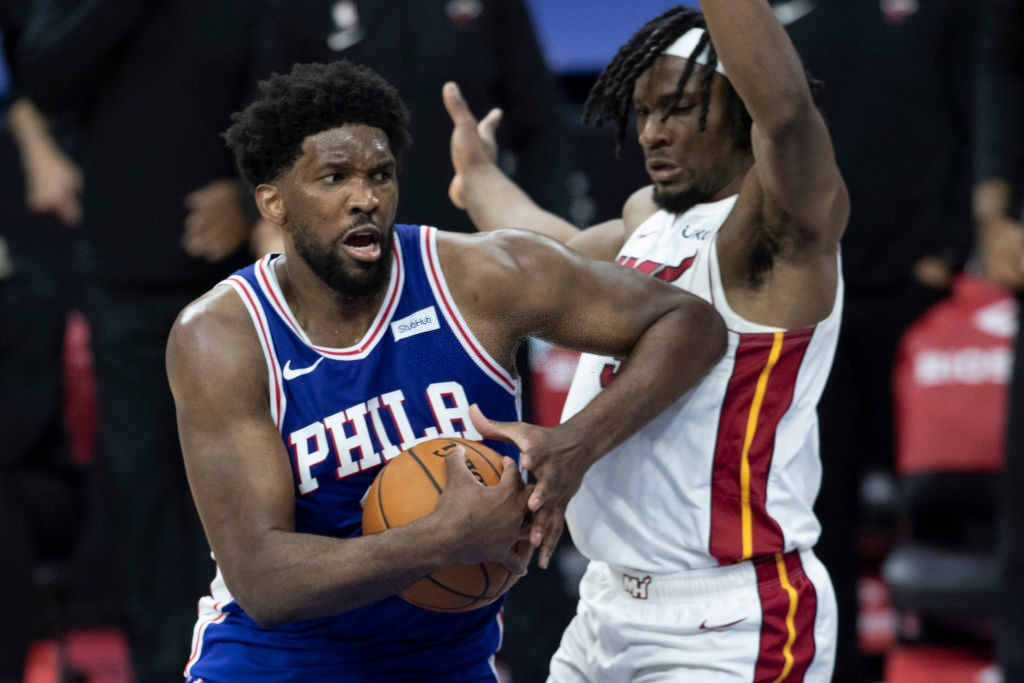 Joel Embiid cùng Danny Green giúp Philadelphia 76ers lội ngược dòng trước Miami Heat - Ảnh 2.