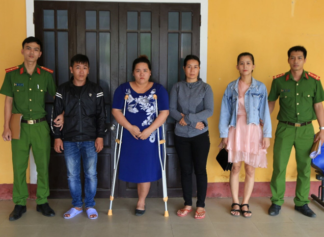 Thông tin mới nhất vụ lột đồ, đánh ghen kinh hoàng ở Huế - Ảnh 1. Thông tin mới nhất vụ lột đồ, đánh ghen kinh hoàng ở Huế - Ảnh 1.