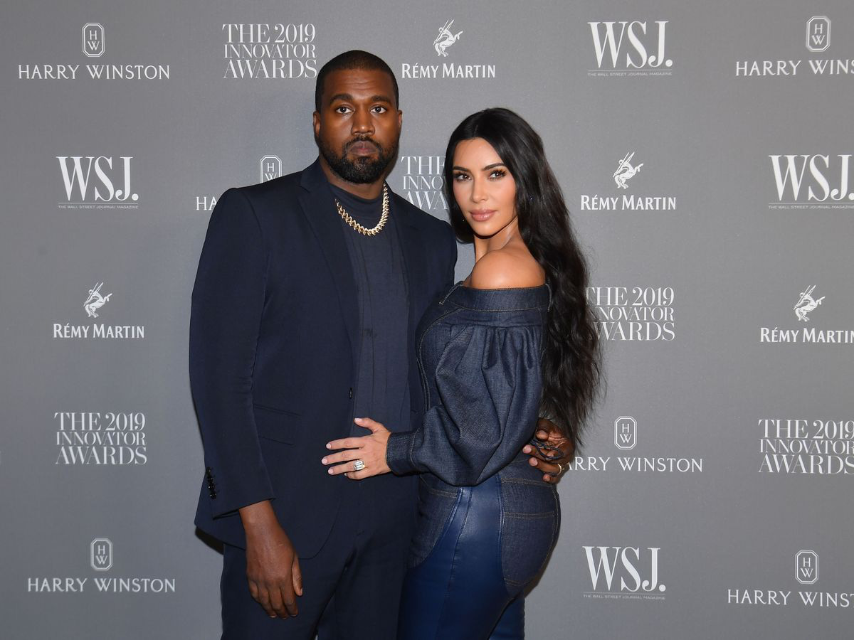 Kim Kardashian đăng ảnh mặc nội y sexy đến nghẹt thở nhưng lại lộ dấu hiệu toang với Kanye West - Ảnh 4. Kim Kardashian đăng ảnh mặc nội y sexy đến nghẹt thở nhưng lại lộ dấu hiệu toang với Kanye West - Ảnh 4.