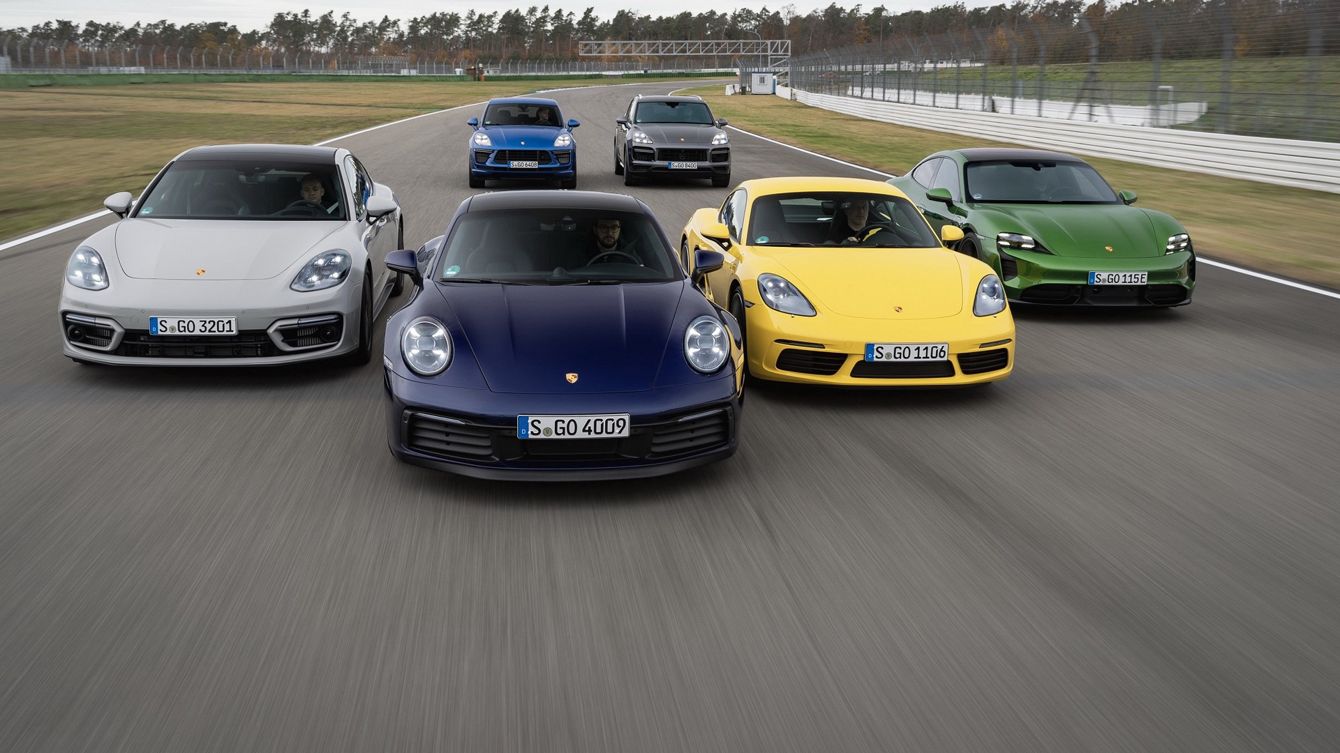 Porsche cách kỷ lục doanh số mới ranh giới mong manh - Ảnh 1.