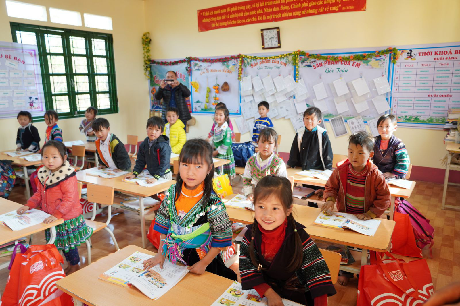 Central Retail Việt Nam tài trợ 600 triệu đồng xây 2 phòng học kiên cố cho đồng bào nghèo vùng cao - Ảnh 2.
