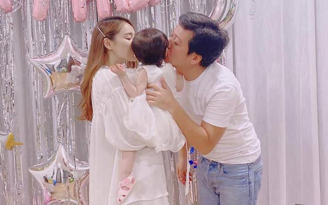 Trường Giang đưa con gái đi du lịch và còn dạy bé tập đếm số siêu yêu, lời nhắn nhủ với ái nữ gây xúc động! - Ảnh 8. Trường Giang đưa con gái đi du lịch và còn dạy bé tập đếm số siêu yêu, lời nhắn nhủ với ái nữ gây xúc động! - Ảnh 8.
