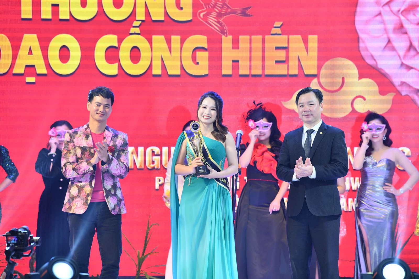 Chân dung Bùi Thanh Hương - Chủ tịch Happy Women - Trưởng ban tổ chức Táo quân 2021 - Ảnh 5.