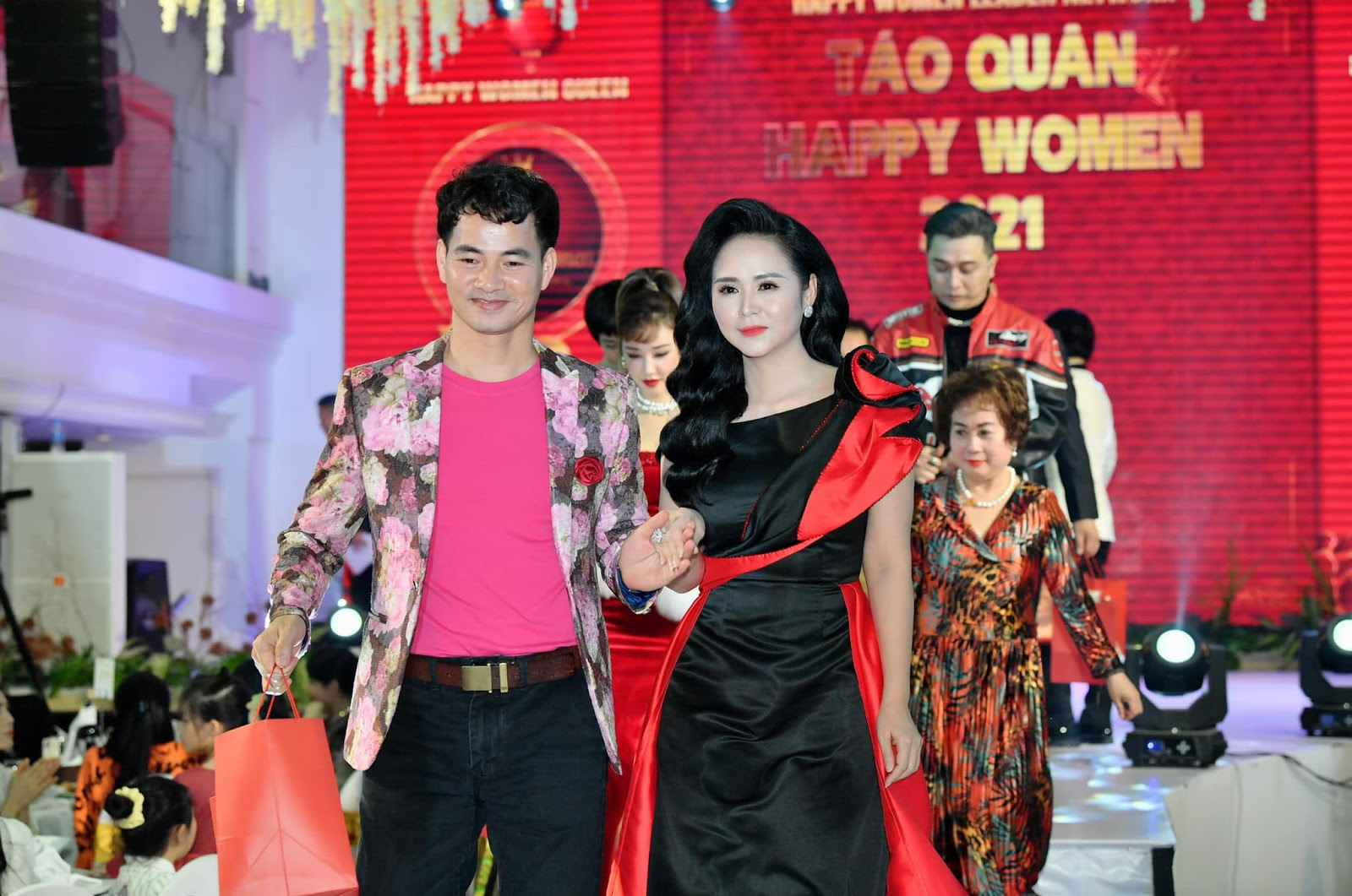 Chân dung Bùi Thanh Hương - Chủ tịch Happy Women - Trưởng ban tổ chức Táo quân 2021 - Ảnh 7.