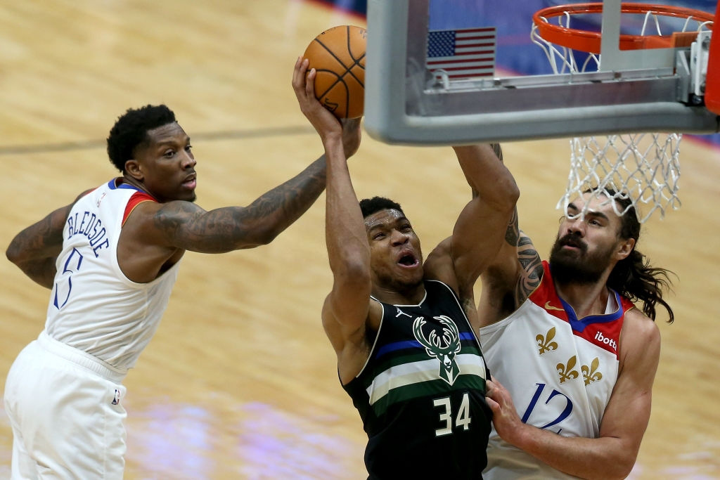 Lonzo Ball rực cháy ở vạch 3 điểm, New Orleans Pelicans giành chiến thắng thuyết phục trước Milwaukee Bucks - Ảnh 2.