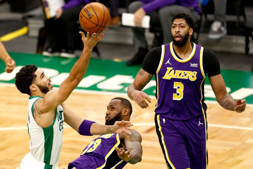 Mắc sai lầm chí mạng, Los Angeles Lakers thoát chết ngoạn mục trước Boston Celtics - Ảnh 2.