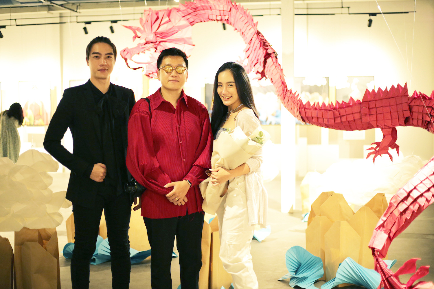 Wowy, Quang Đăng, Dustin Nguyễn xúc động khi xem triển lãm ảnh quảng bá văn hóa Việt Nam - Ảnh 4.