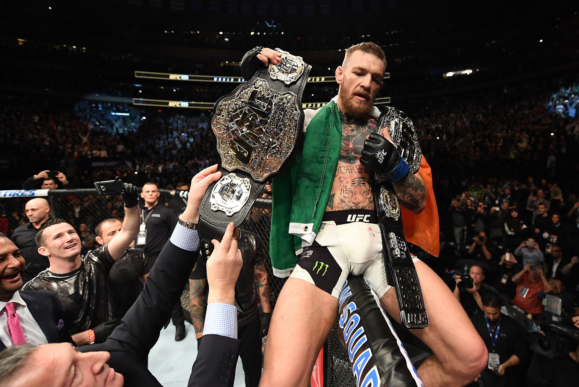 Conor McGregor kể về lần đầu gặp Dana White ở tuổi 16, hỏi một câu khiến chủ tịch UFC phải &quot;câm nín&quot; bước đi - Ảnh 2.