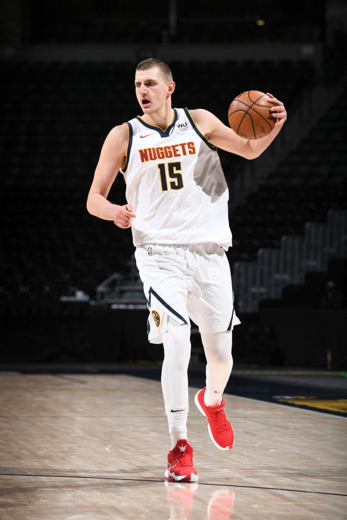 Nikola Jokic tiếp tục đua MVP bằng màn trình diễn “quái vật” trước Utah Jazz  - Ảnh 1.