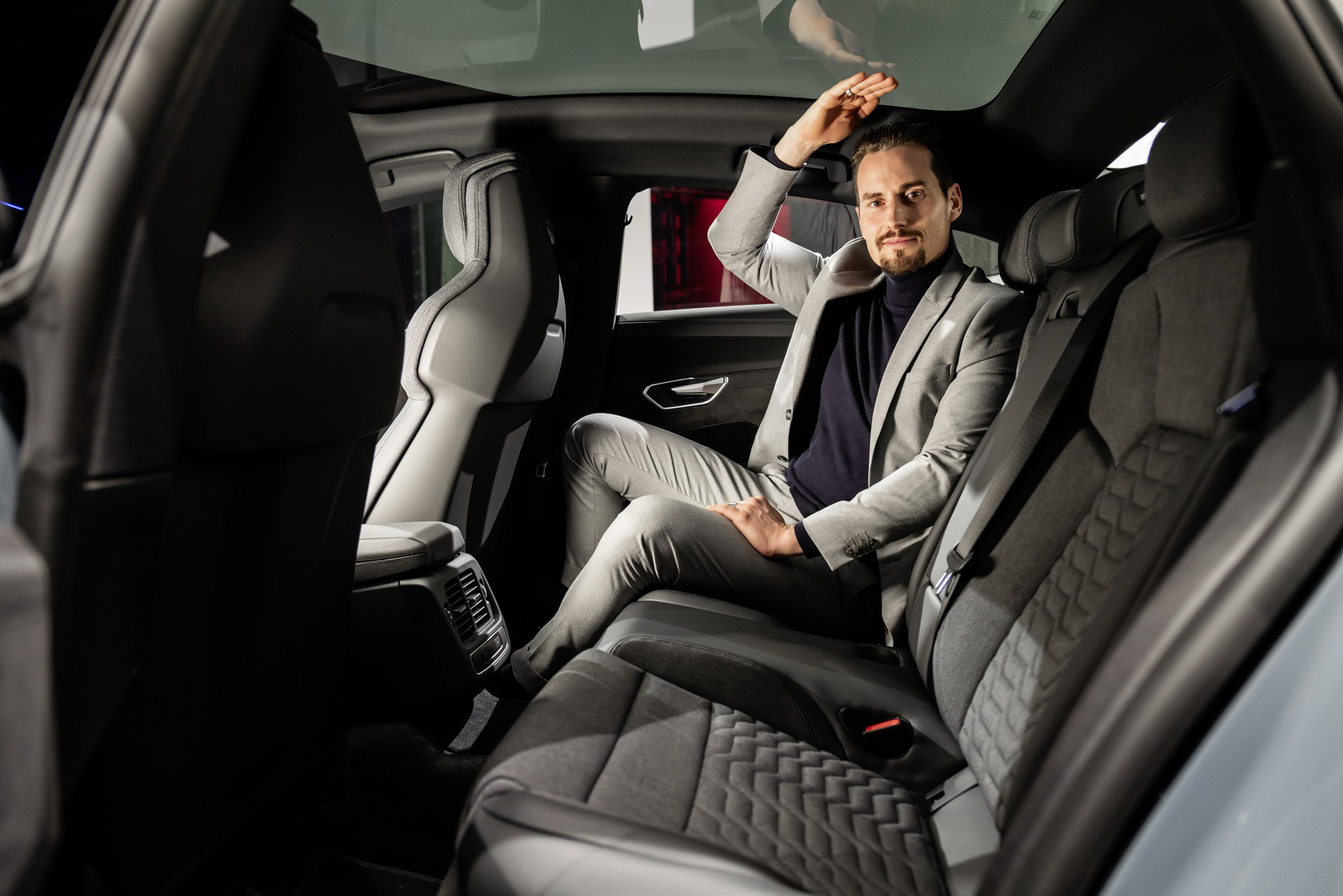Audi E-Tron GT chính thức ra mắt, chờ ngày về nước đấu Porsche Taycan - Ảnh 8. Audi E-Tron GT chính thức ra mắt, chờ ngày về nước đấu Porsche Taycan - Ảnh 8.