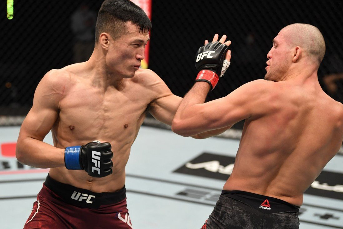 &quot;Zombie Hàn&quot; Chan Sung Jung suy sụp sau thất bại trước Brian Ortega, tăng liền một lúc 20kg - Ảnh 1.