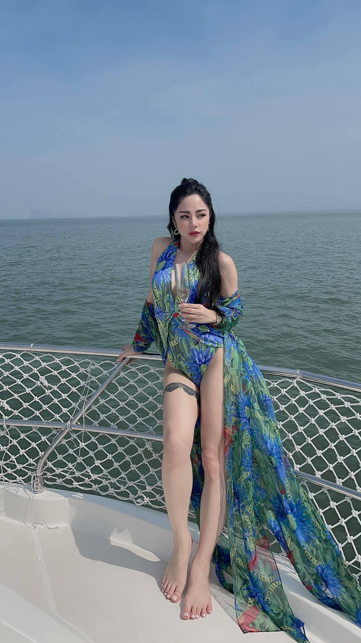 Vợ sắp cưới U40 nóng bỏng, được Huỳnh Anh khen ngợi như em bé cấp 2 - Ảnh 2.