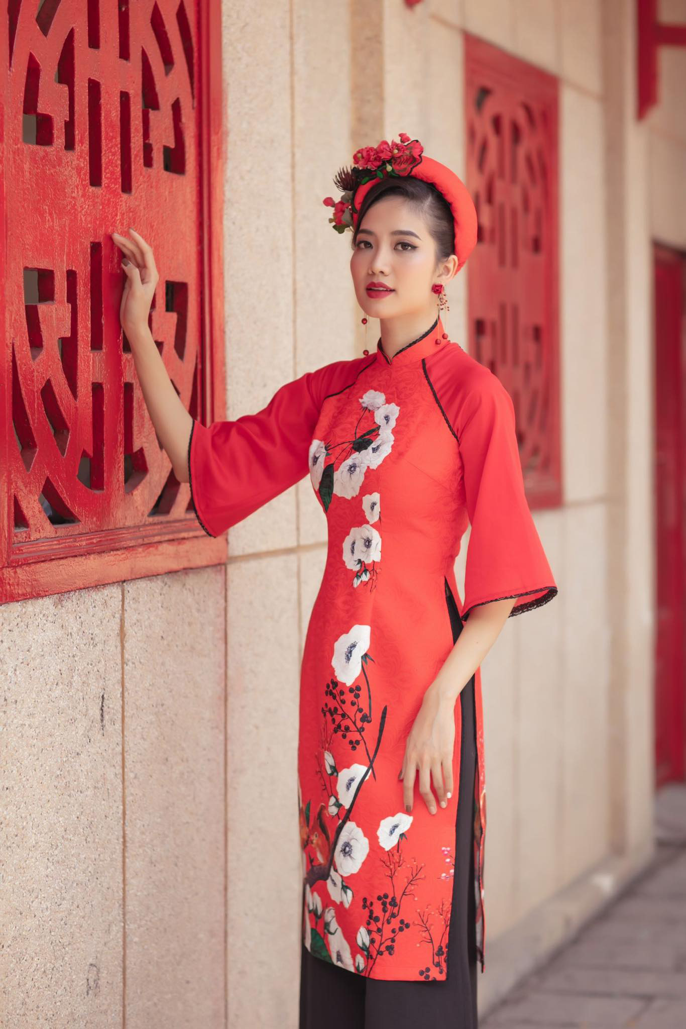 Ninh Hoàng Ngân khoe vẻ đẹp dịu dàng sau 6 tháng sinh con cho chồng doanh nhân - Ảnh 2.
