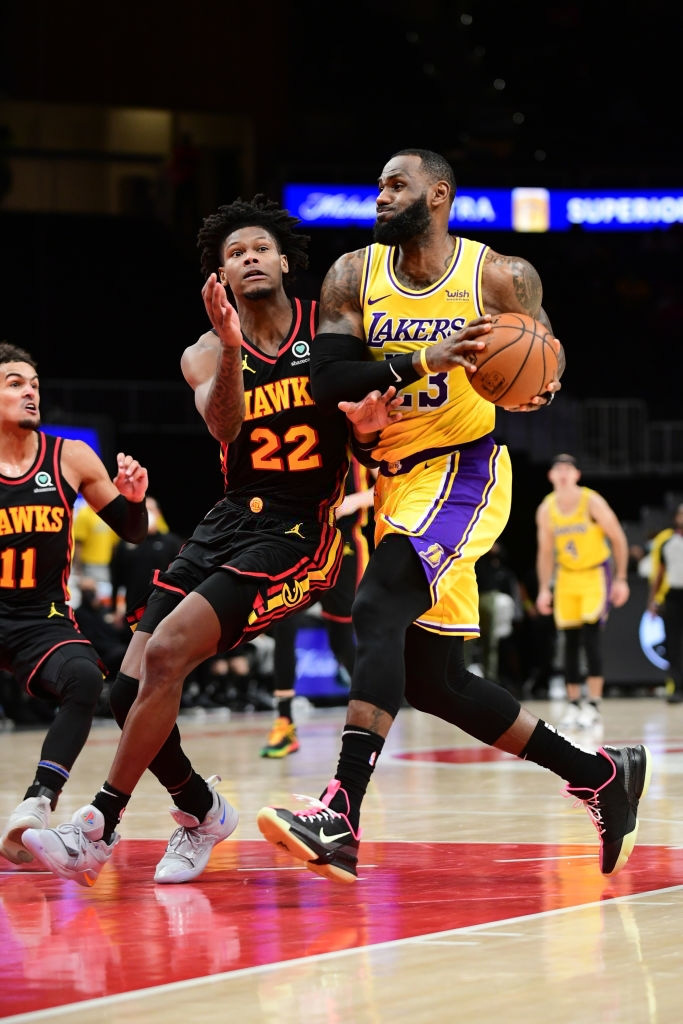 LeBron James cực clutch cuối trận, đem về chiến thắng thuyết phục cho Los Angeles Lakers trước Atlanta Hawks - Ảnh 2.
