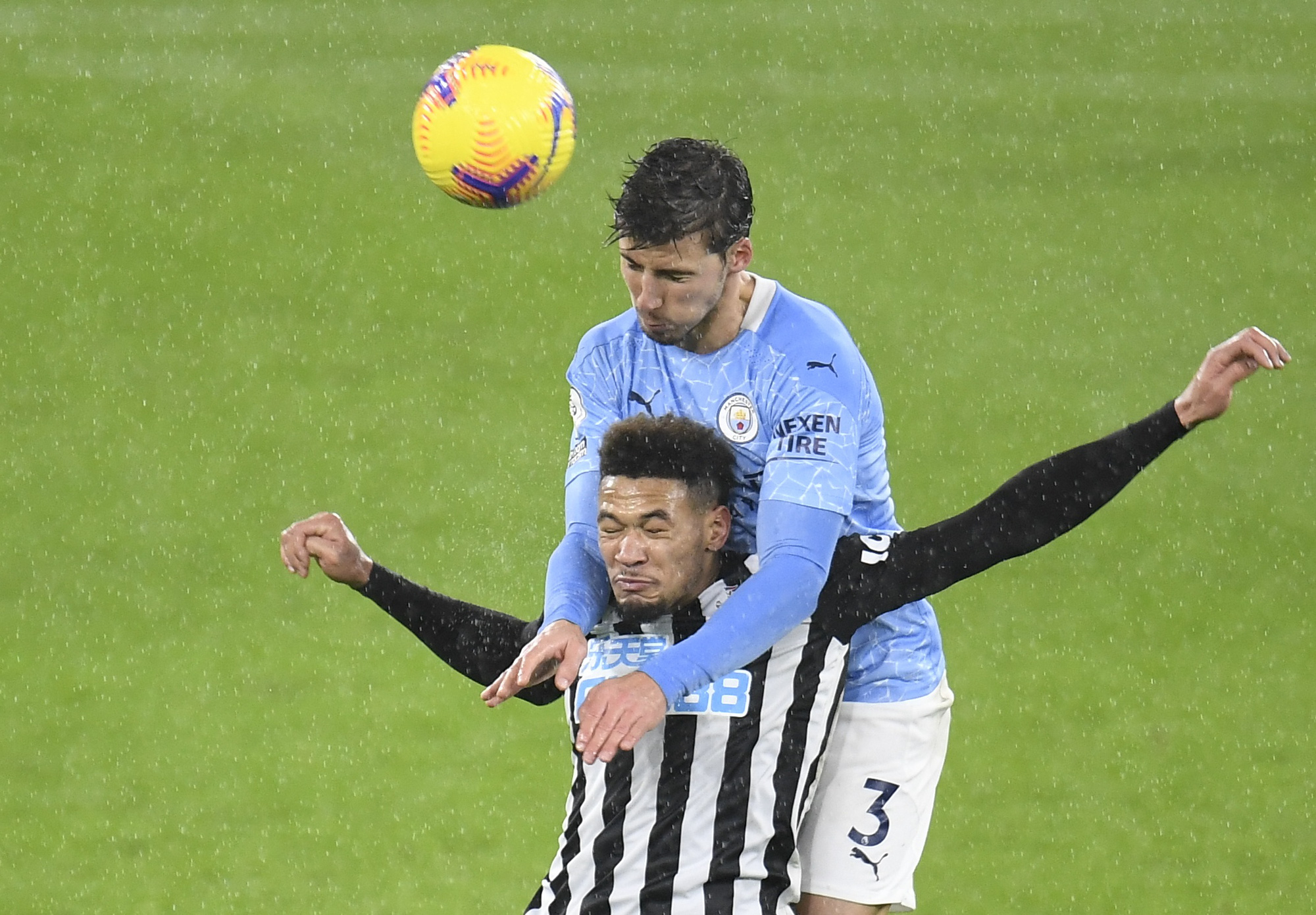 Ruben Dias, tấm lá chắn nguyên tử của Man City - Ảnh 2.