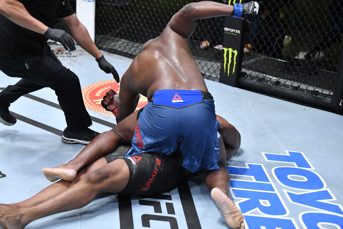 Derrick Lewis vẫn muốn đối đầu với Alistair Overeem - Ảnh 3.